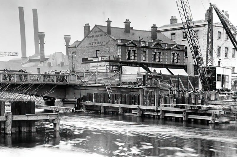 The city's New Town Bridge under construction in 1933
. Pic courtesy www.peterboroughimages.co.uk