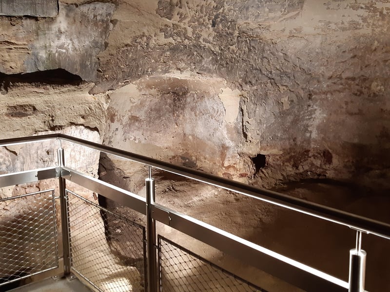 Brad Barnes and daughter Jasmine visited Nottingham Castle - the underground  cave kitchen