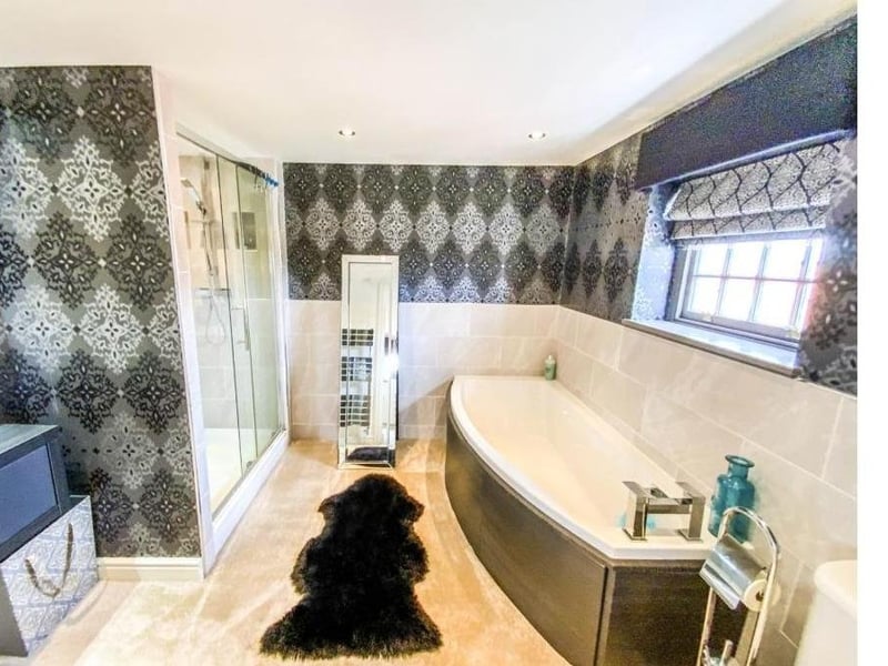 The en suite to the master bedroom.