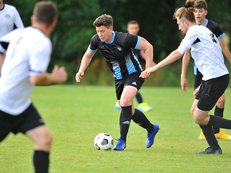 Ryan Gleeson memorial football match. Pic S Robards SR2108014 SUS-210208-120040001