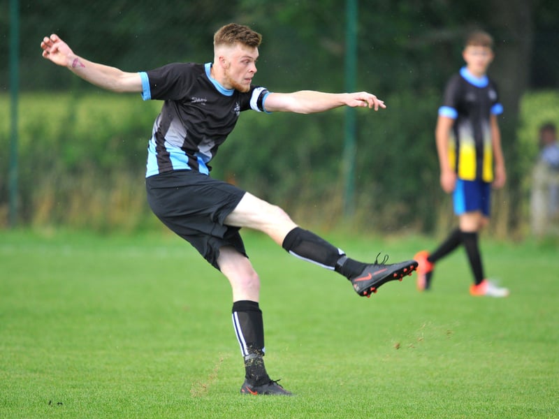 Ryan Gleeson memorial football match. Pic S Robards SR2108014 SUS-210208-115627001