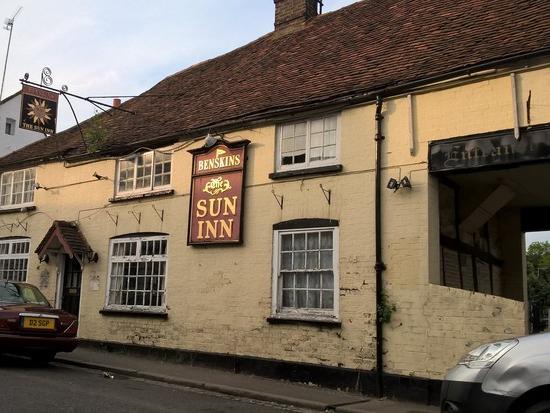 The Sun Inn was situated at 101 High Street, Markyate. This pub closed in 2014, the Grade II listed building has now been converted into a family home