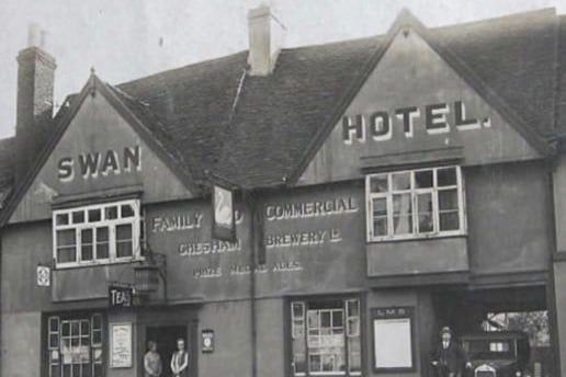 The Swan Inn was situated at 139 High Street, Berkhamsted. No 139 is described by the Town Council as a 16th century inn, one of three old coaching inns which stand side by side in the centre of the town. The Swan is now a meeting place and sheltered accommodation for young people.