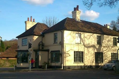 The Swan Inn was situated on London Road, Hemel Hempstead. This pub closed in 2010 and has now been converted into an antiques centre.