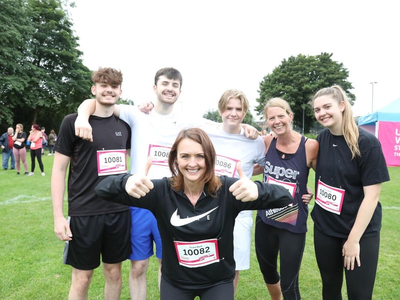 Team Rich for Linda Rich from Irchester - Sharon Howland from Rushden with her family