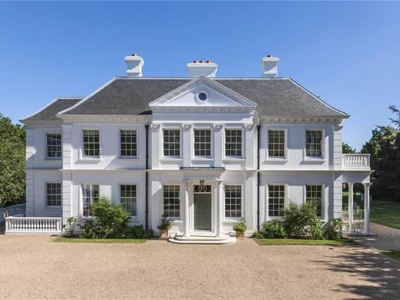 Middle Court sits in a generous 2.5 acre plot set within formal landscaped gardens
