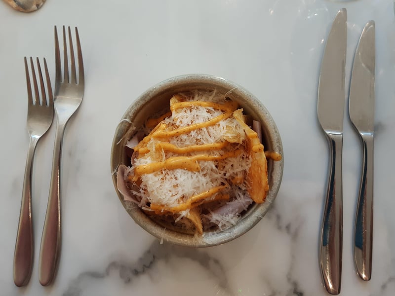 Pecorino and black pepper potato crisps