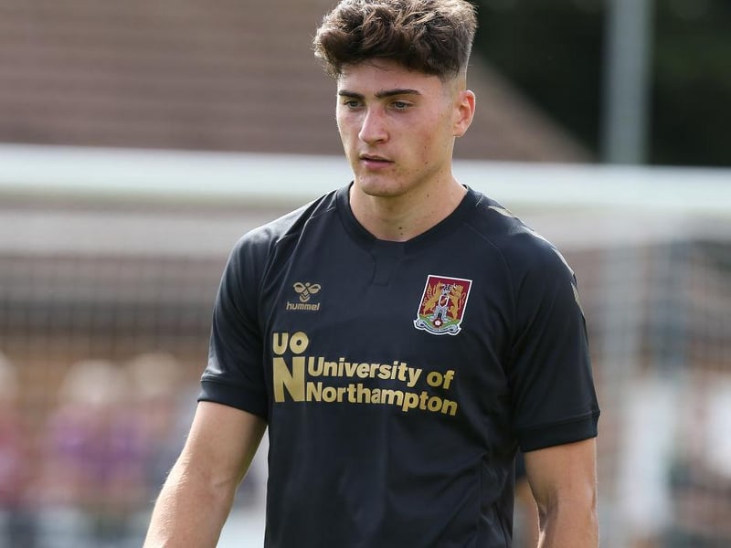 Equally a good chance for Pollock to play, although whether he's fully fit to start is another question. Flores and Lewis will also be in the mix to play.