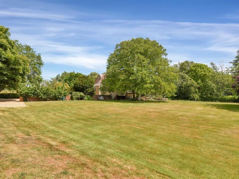 A Northamptonshire five-bedroom home home complete with more than an acre of land, a mooring and a fishing rights is on the market. 
(Listed by Sharman Quinney and marketed by Rightmove).