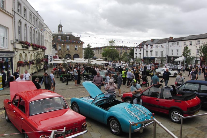 Visitors poured into Market Place for the town's popular classic car show, organised by the Warwick Court Leet.