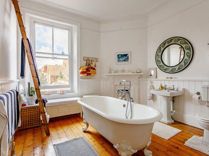 The property has two bathrooms. SUS-210817-144515001