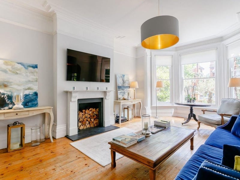On Zoopla it says the property has high ceilings, sash windows with some stained glass, picture rails, wooden floors, bay windows and a number of fireplaces. SUS-210817-150357001
