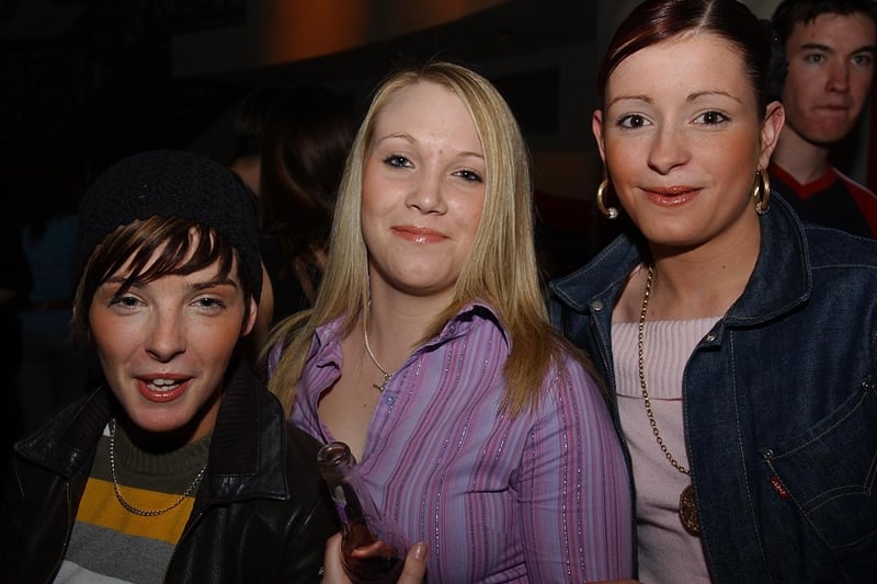 Clubbers at Liquid in 2002