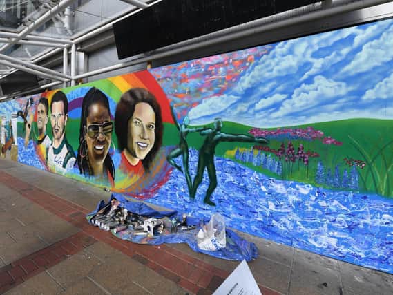 ‘Everyone’s Welcome’ mural created by local artists adds a splash of colour to Hemel Hempstead town centre