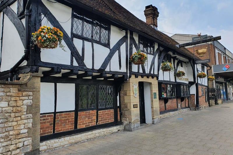 The High Street pub is rated as 4.1/5