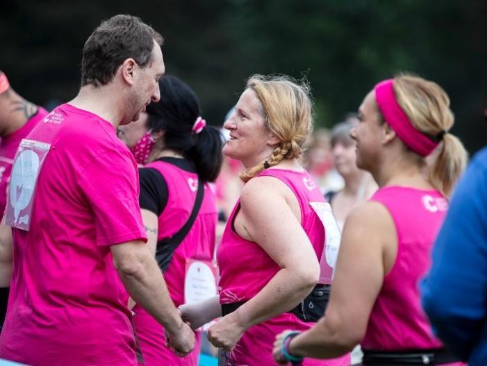 Hundreds ran, jogged and walked around Abington Park on Saturday (August 21) to raise money for Cancer Research UK. Photo: Kirsty Edmonds.