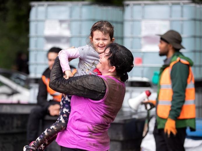 Hundreds ran, jogged and walked around Abington Park on Saturday (August 21) to raise money for Cancer Research UK. Photo: Kirsty Edmonds.
