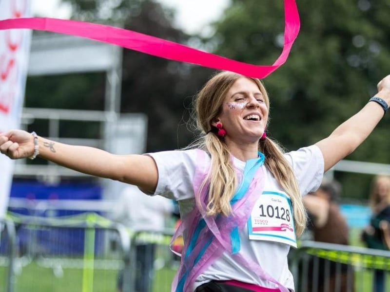 Hundreds ran, jogged and walked around Abington Park on Saturday (August 21) to raise money for Cancer Research UK. Photo: Kirsty Edmonds.