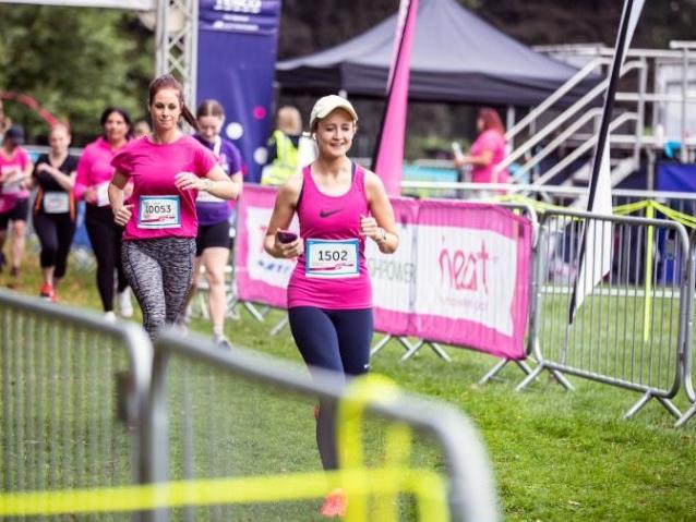 Hundreds ran, jogged and walked around Abington Park on Saturday (August 21) to raise money for Cancer Research UK. Photo: Kirsty Edmonds.