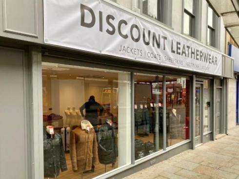 The unit in The Drapery is on the market to rent for £1,250pcm.