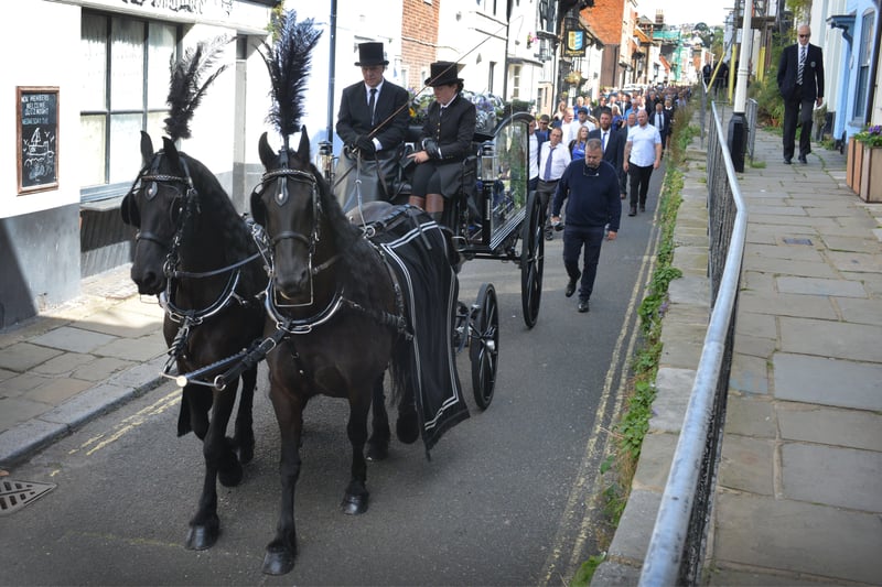 The funeral of Gary Cornelius in Hastings Old Town, 27/8/21 SUS-210827-134238001