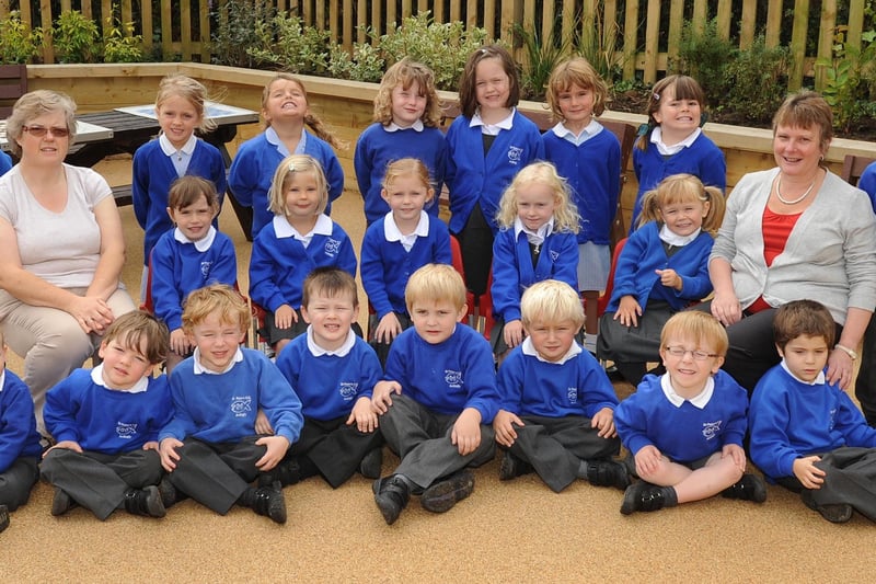 New pupils at St Peter's C Of E Primary School, Ardingly. Picture: Steve Robards.