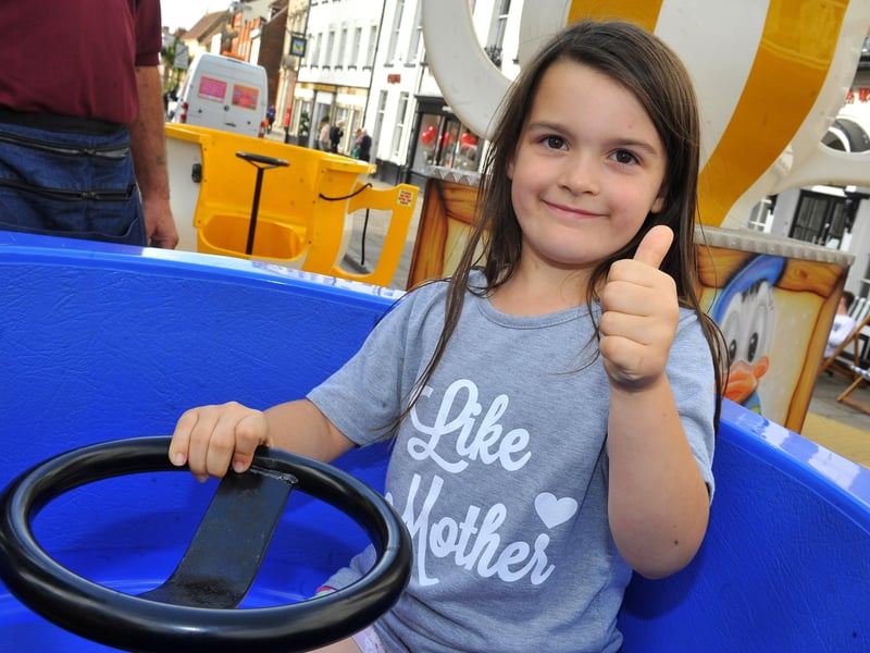 Chichester Summer Street Party. Pic S Robards SR2108268 SUS-210826-175551001