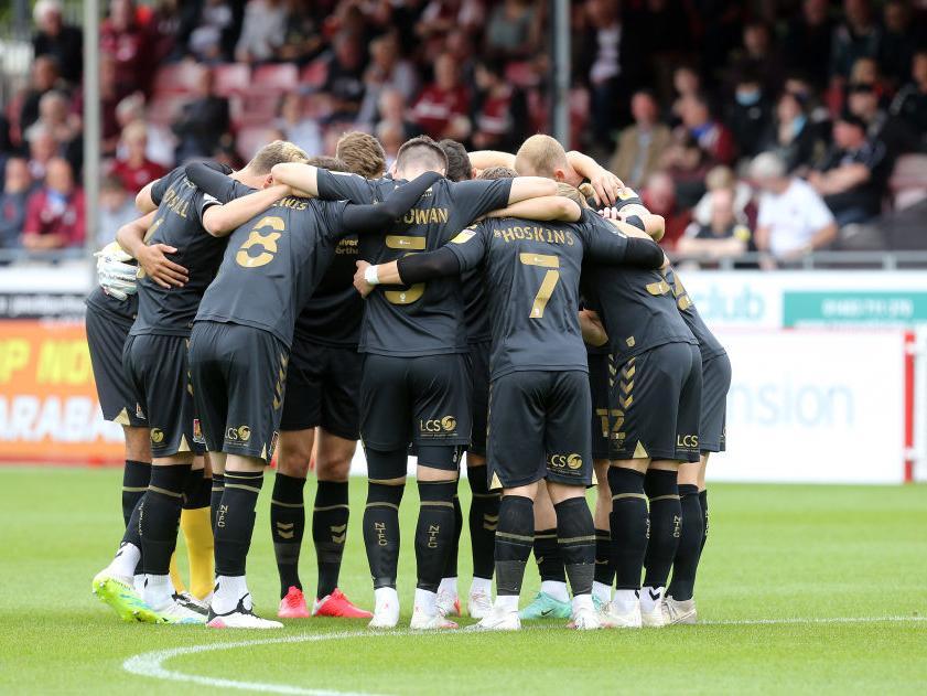 The traditional pre-match huddle. Pictures: Pete Norton.