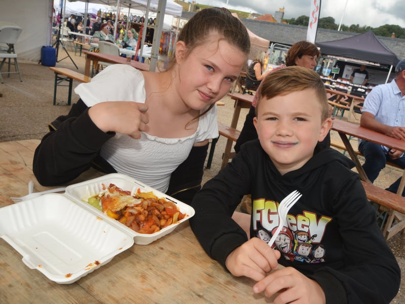 Street Food Festival in Hastings Old Town. SUS-210828-133446001