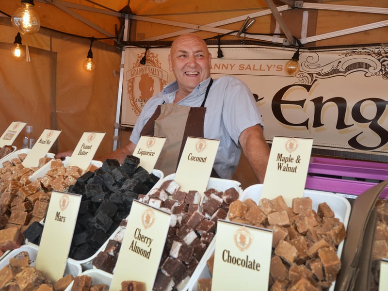 Street Food Festival in Hastings Old Town. SUS-210828-133108001
