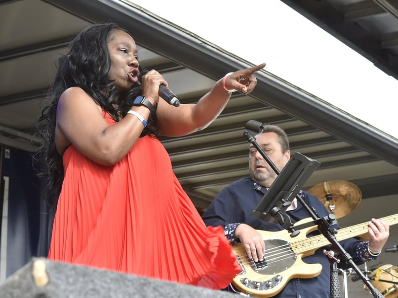 Thorney Music Festival at Bedford Hall. Free Soul Sisters band EMN-210829-200604009