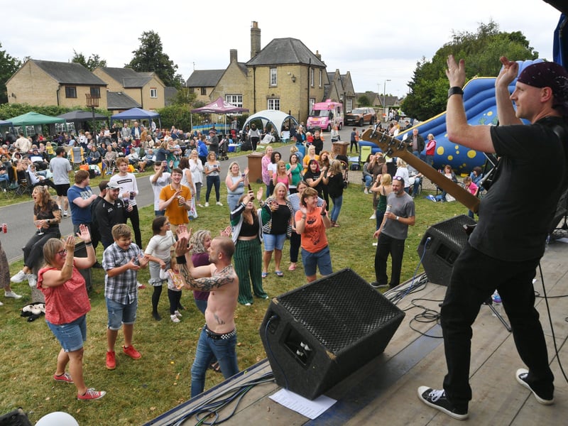 Thorney Music Festival at Bedford Hall. The Last Minute Brigade band on stage EMN-210829-200325009