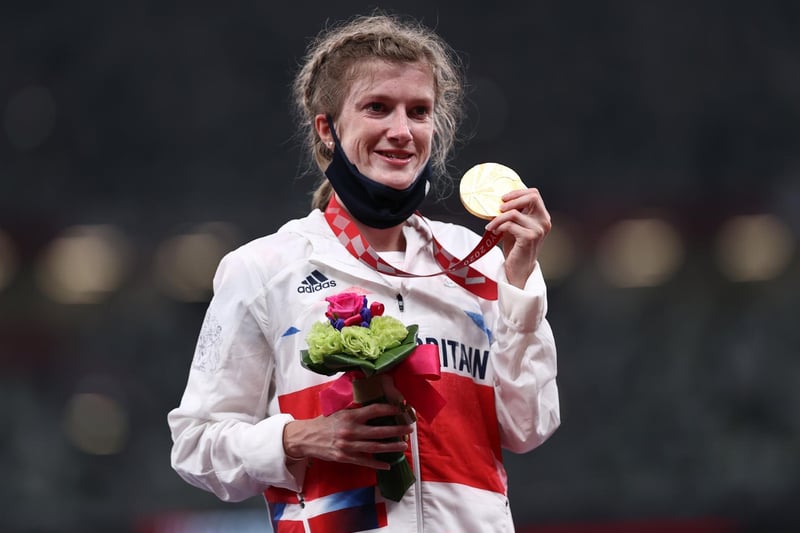 Sophie Hahn of Team Great Britain celebrates with the gold medal during the medal ceremony for the Women’s 100m - T38 Final on day 4 of the Tokyo 2020 Paralympic Games at Olympic Stadium on August 28, 2021 in Tokyo, Japan. (Photo by Dean Mouhtaropoulos/Getty Images)