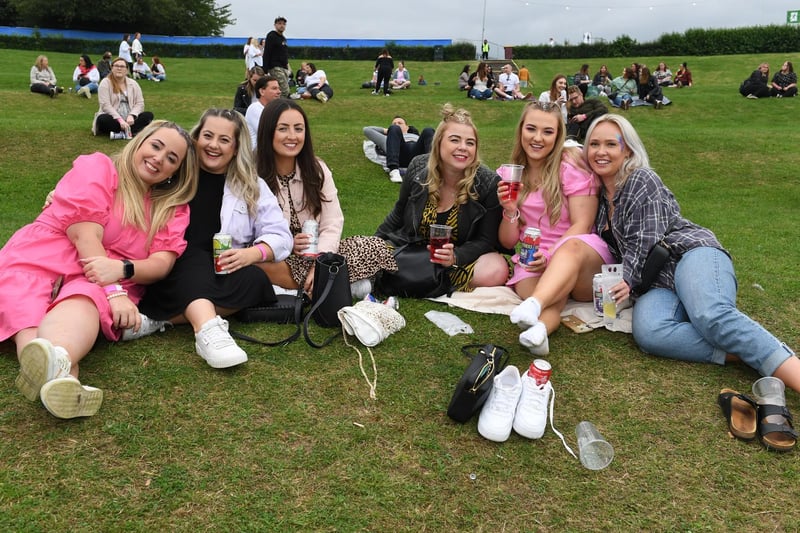 Hundreds of people enjoyed a 90s pop reunion in Milton Keynes