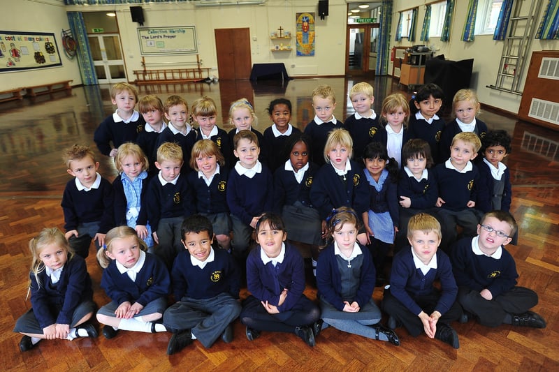 rec12  St Botolph's C of E primary school . Miss Livingstone's reception class ENGEMN00120120811120920