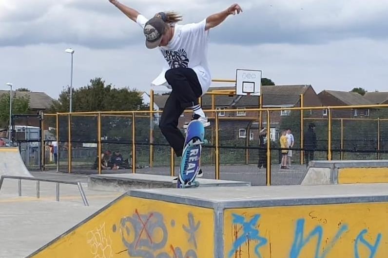 Shinewater Fun Day. Skateboard competition SUS-210309-092713001