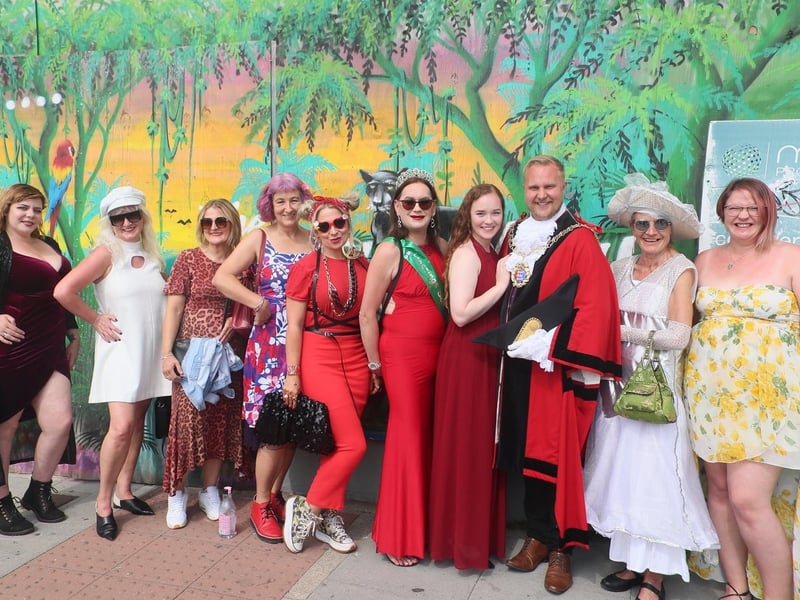 Frock Up Friday in Hastings. Photo by Roberts Photographic SUS-210509-093100001