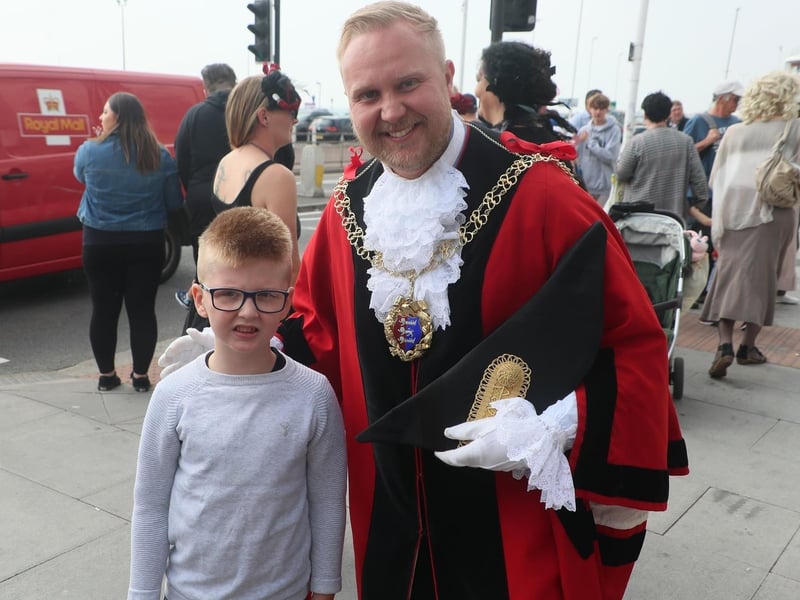 Frock Up Friday in Hastings. Photo by Roberts Photographic SUS-210509-093030001