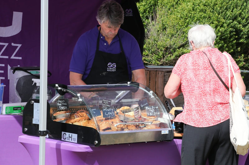 Worthing Food Festival (September 11 2021). Photo by Eddie Mitchell. SUS-211109-144332001