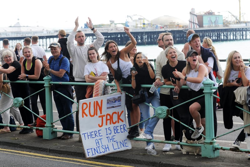 Brighton Marathon 2021 (Pic by Jon Rigby) SUS-211209-155052001