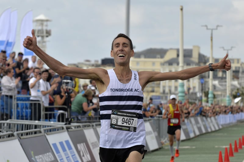Brighton Marathon 2021 Winner Neil McLements (Pic by Jon Rigby) SUS-211209-155104001