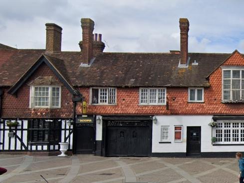 The High Street restaurant has a rating of 4.4/5 from 292 reviews