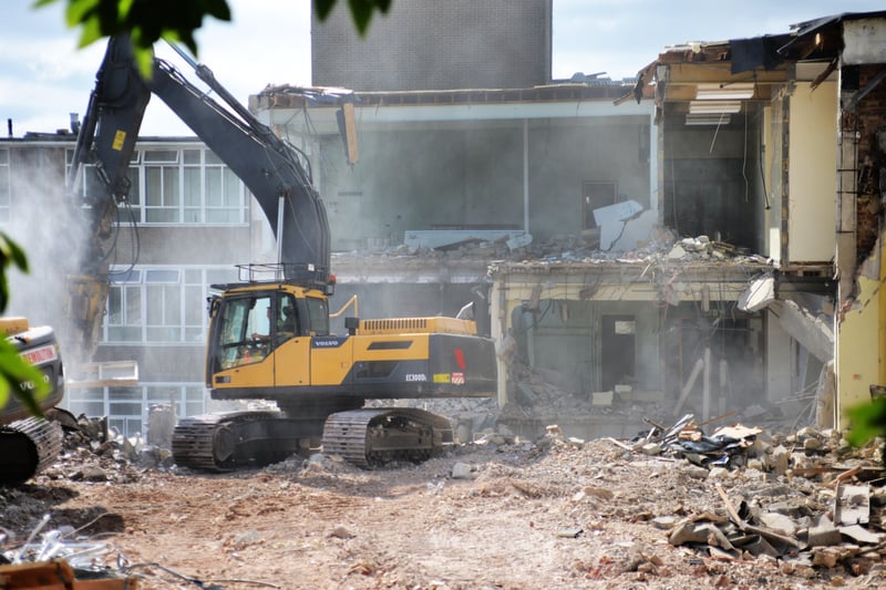 Demolition of the old Helenswood Upper School site, The Ridge, Hastings. SUS-210915-132225001