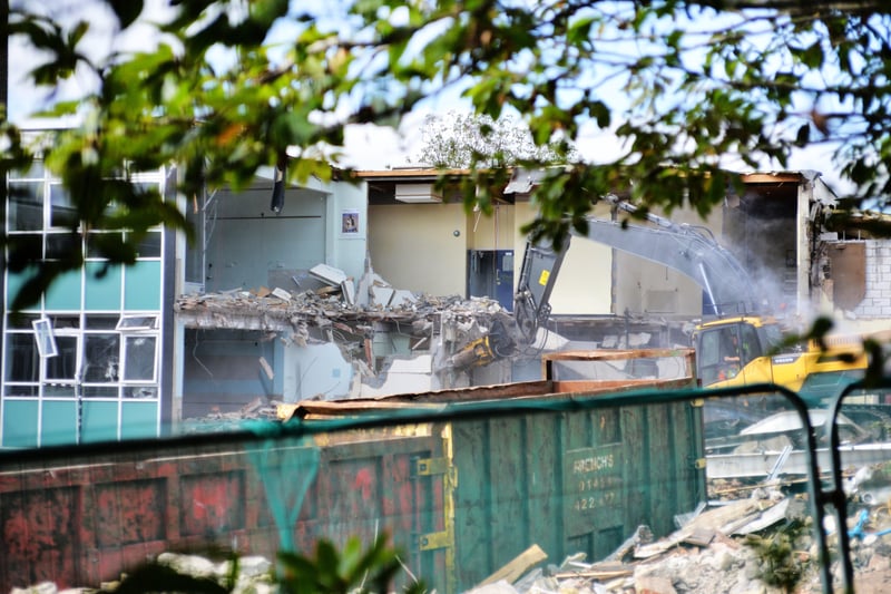 Demolition of the old Helenswood Upper School site, The Ridge, Hastings. SUS-210915-132238001