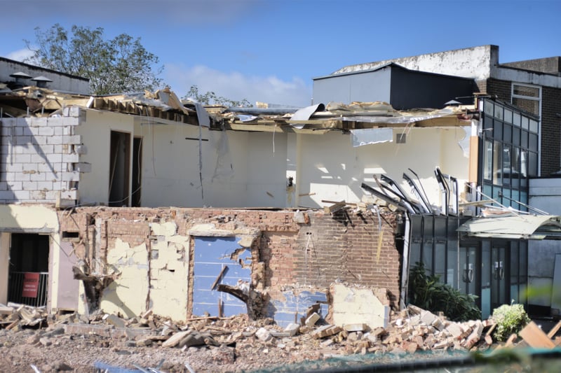 Demolition of the old Helenswood Upper School site, The Ridge, Hastings. SUS-210915-132119001