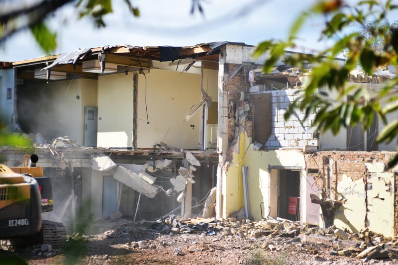 Demolition of the old Helenswood Upper School site, The Ridge, Hastings. SUS-210915-132132001