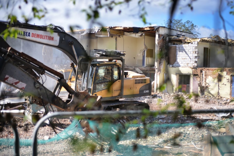 Demolition of the old Helenswood Upper School site, The Ridge, Hastings. SUS-210915-132305001