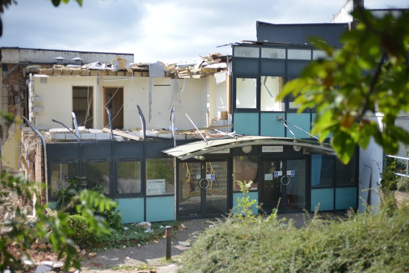 Demolition of the old Helenswood Upper School site, The Ridge, Hastings. SUS-210915-132332001
