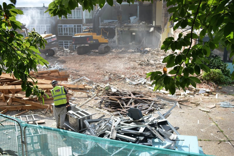 Demolition of the old Helenswood Upper School site, The Ridge, Hastings. SUS-210915-132345001