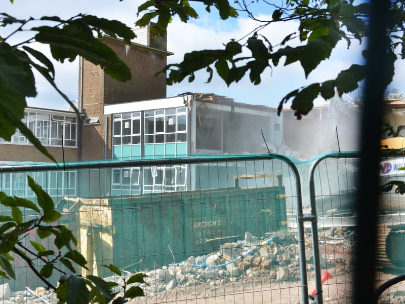 Demolition of the old Helenswood Upper School site, The Ridge, Hastings. SUS-210915-132424001